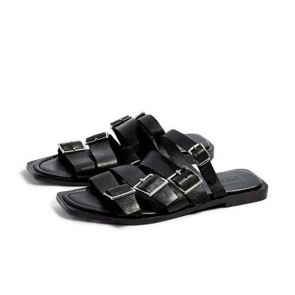 Topshop Shoes - NWOT**TOP SHOP Felix Buckle Sandal